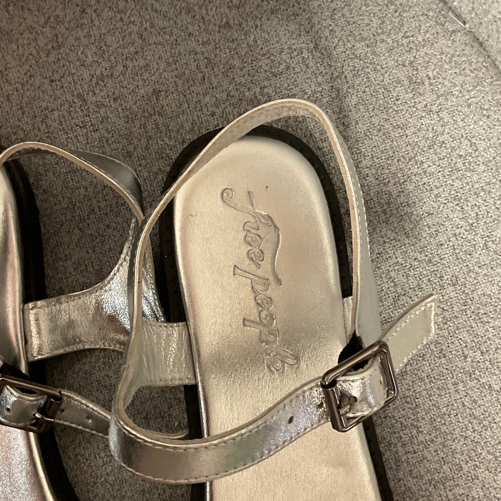 Free People Metallic Silver Sandals - Picture 2 of 5